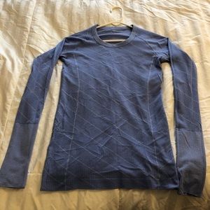 lululemon. swiftly long sleeve. size 6. blue. EUC.